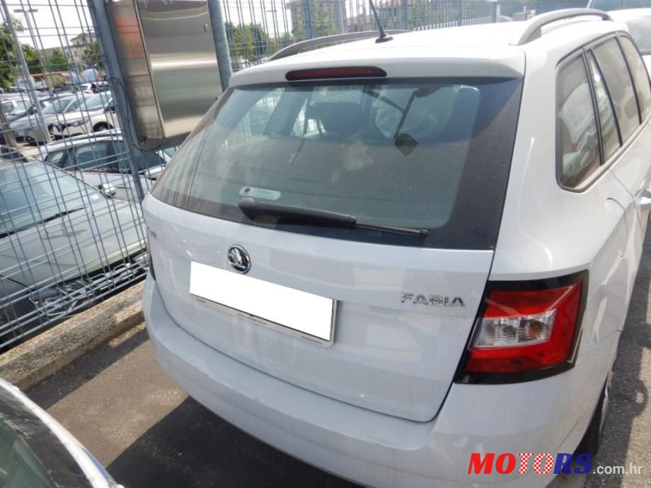 2017' Skoda Fabia Combi photo #2
