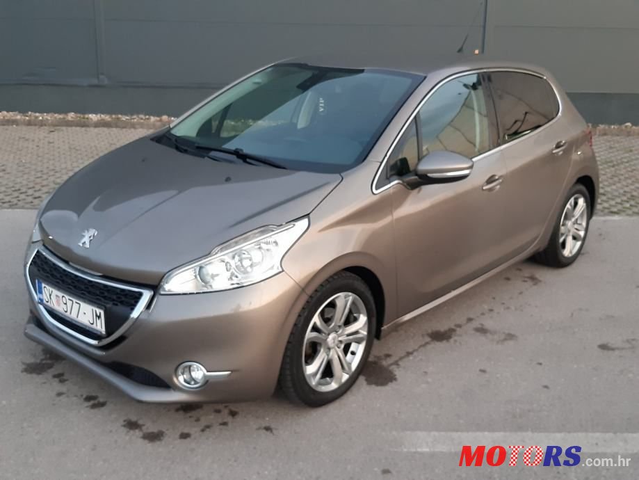 2012' Peugeot 208 1,4 Vti photo #2