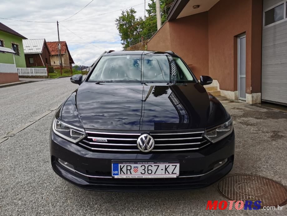2017' Volkswagen Passat photo #2