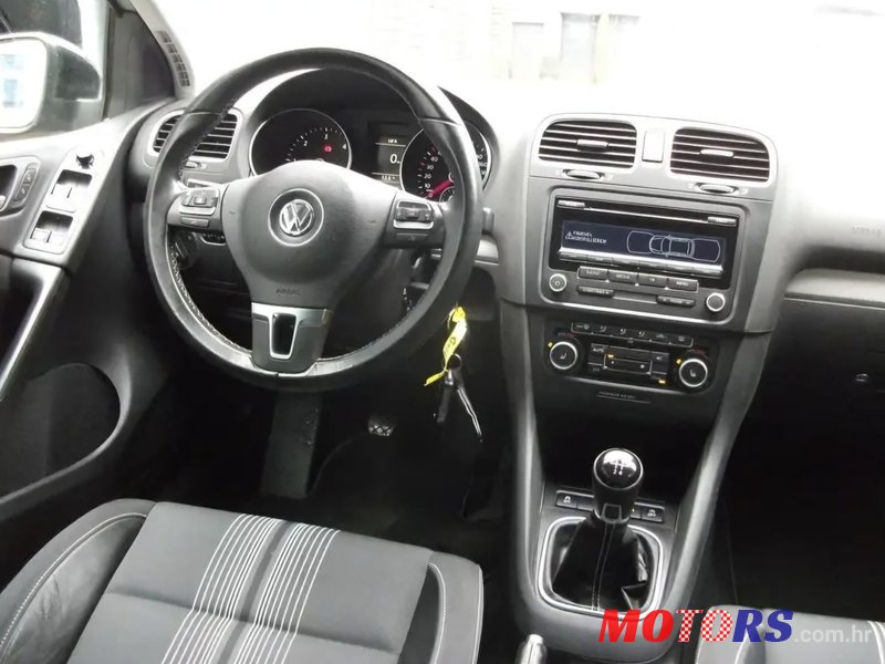 2012' Volkswagen Golf VI 1,6 Tdi photo #5