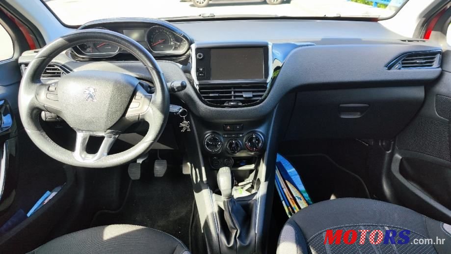 2014' Peugeot 208 1,2 Vti photo #6