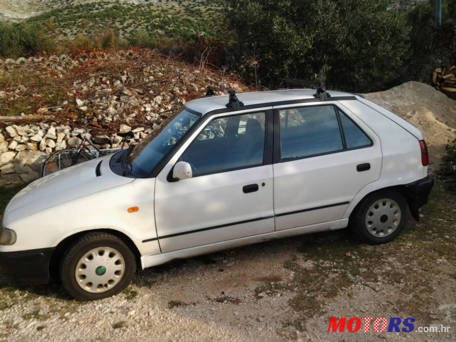 2007' Skoda Felicia photo #1