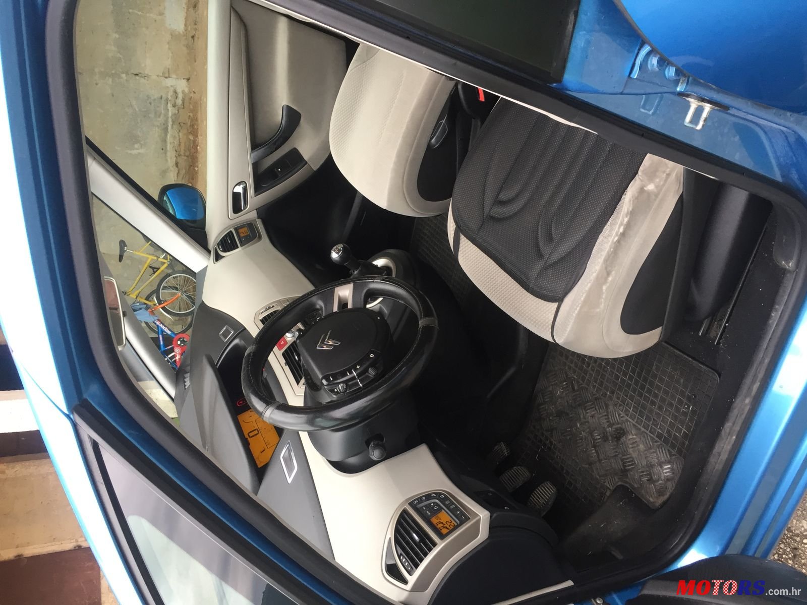 2007' Citroen C4 Picasso photo #6