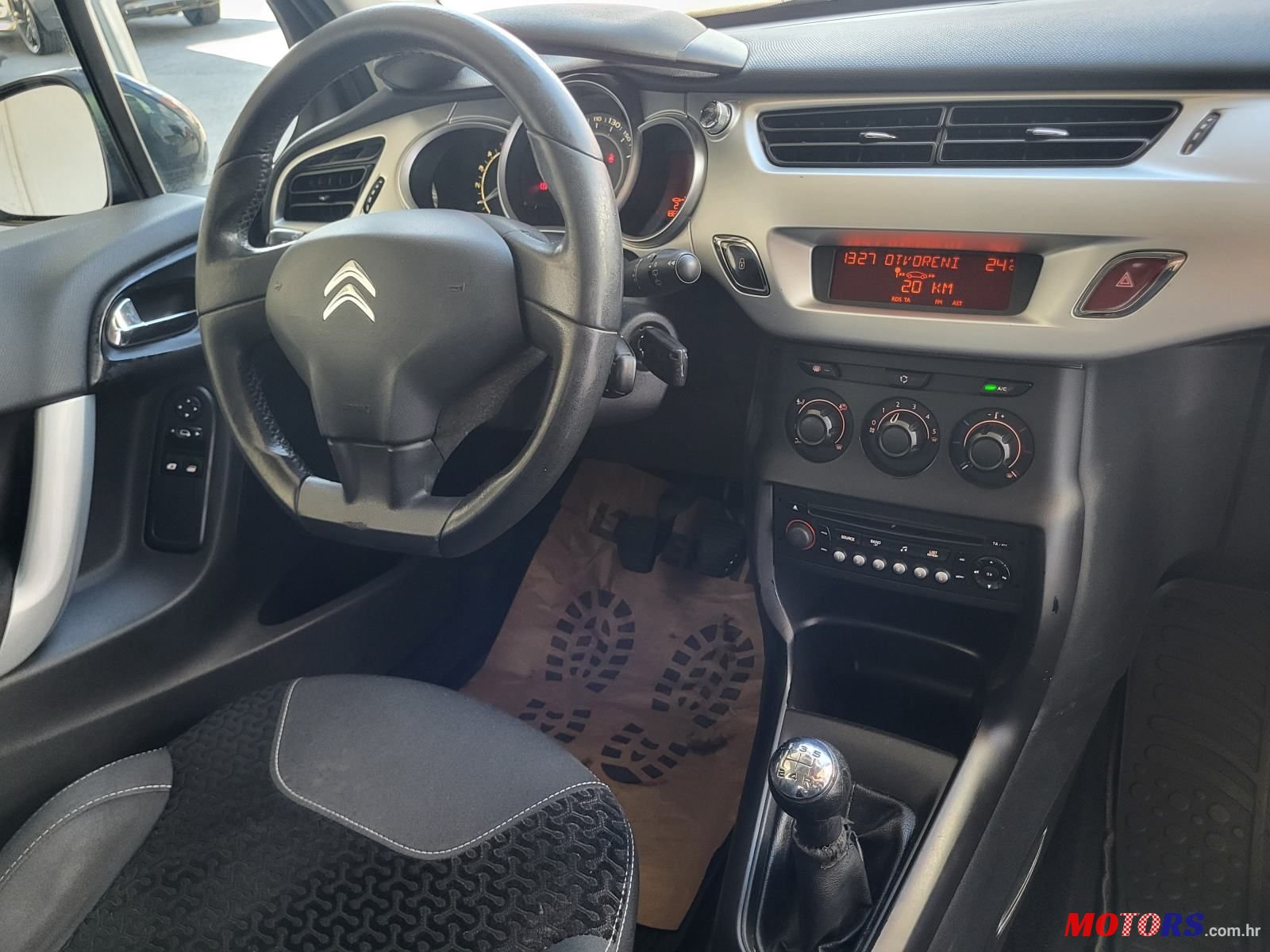 2011' Citroen C3 1,6 Hdi photo #2