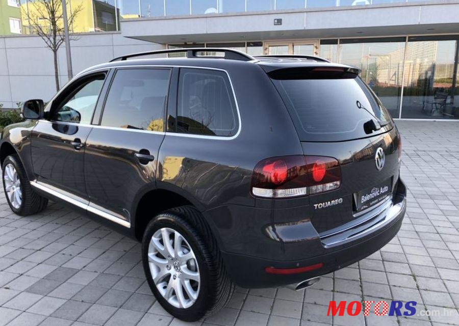2007' Volkswagen Touareg photo #4