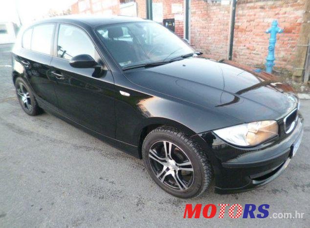 2008' BMW 1 Series 118D photo #2