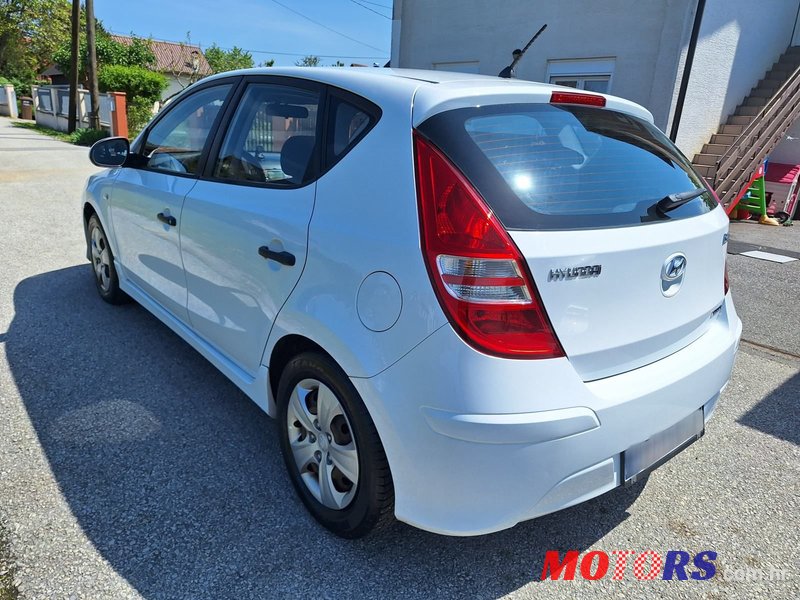 2011' Hyundai i30 1,6 Crdi photo #4