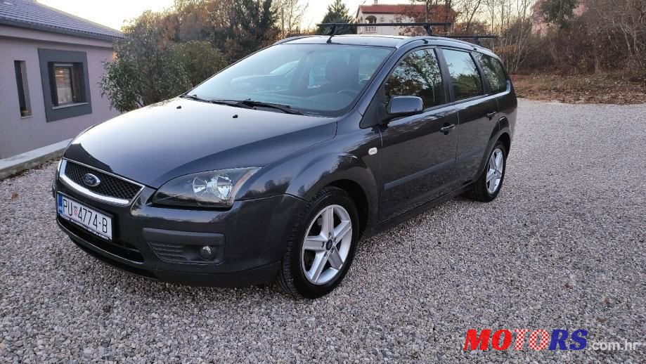 2006' Ford Focus Karavan photo #1