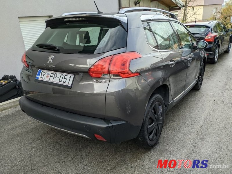 2014' Peugeot 2008 1,2 Vti photo #5