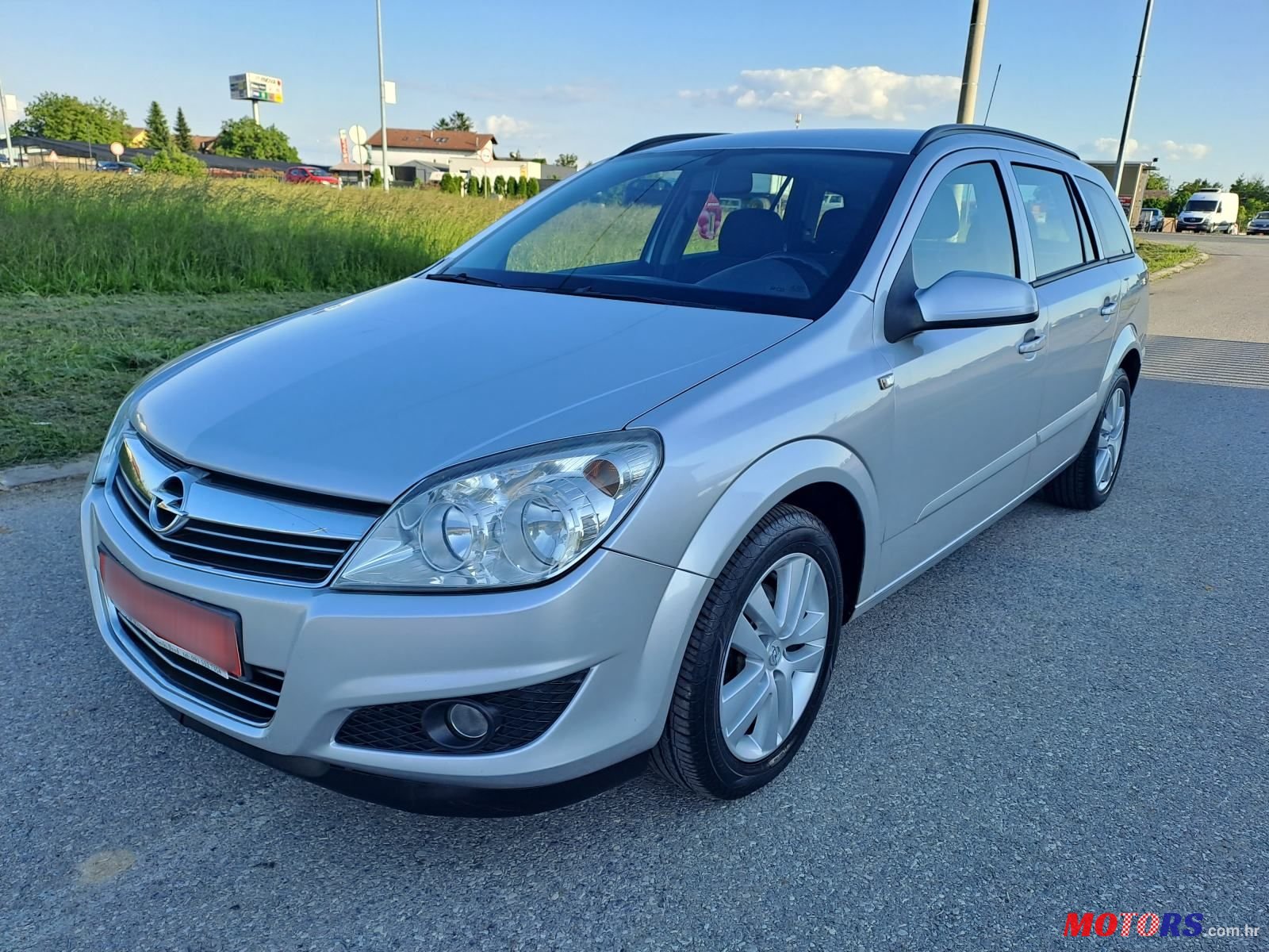 2008' Opel Astra Karavan photo #2