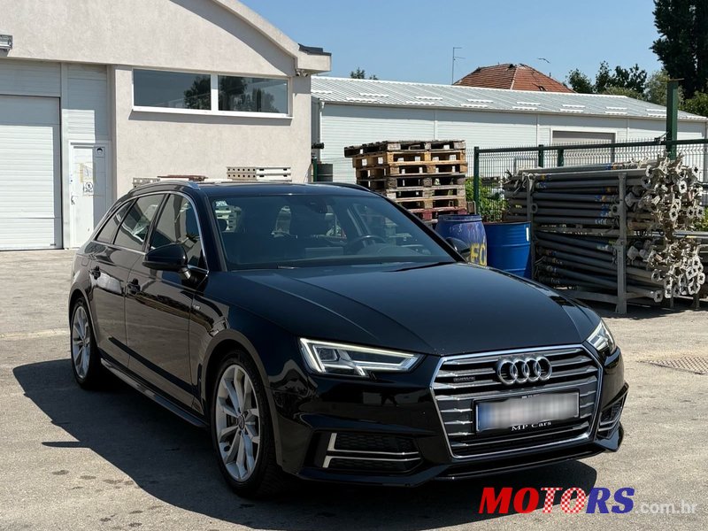 2017' Audi A4 Avant photo #1