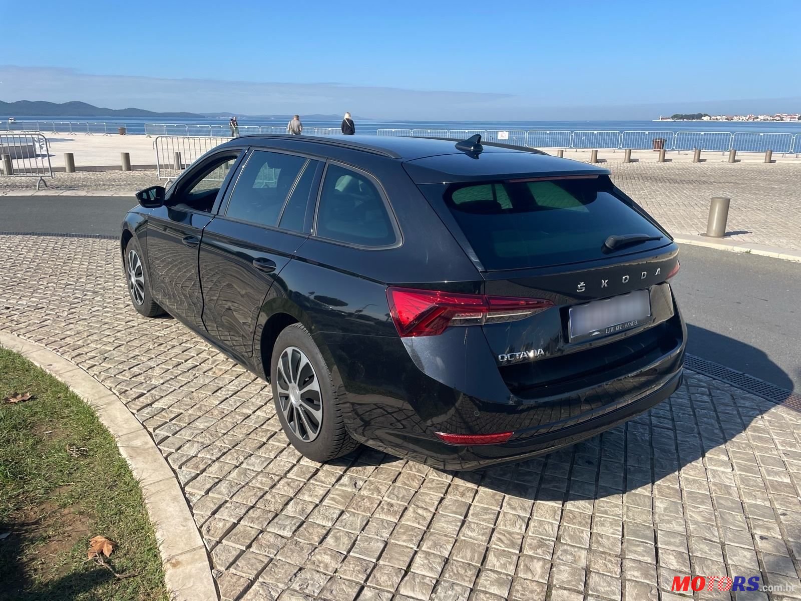2020' Skoda Octavia Combi photo #3