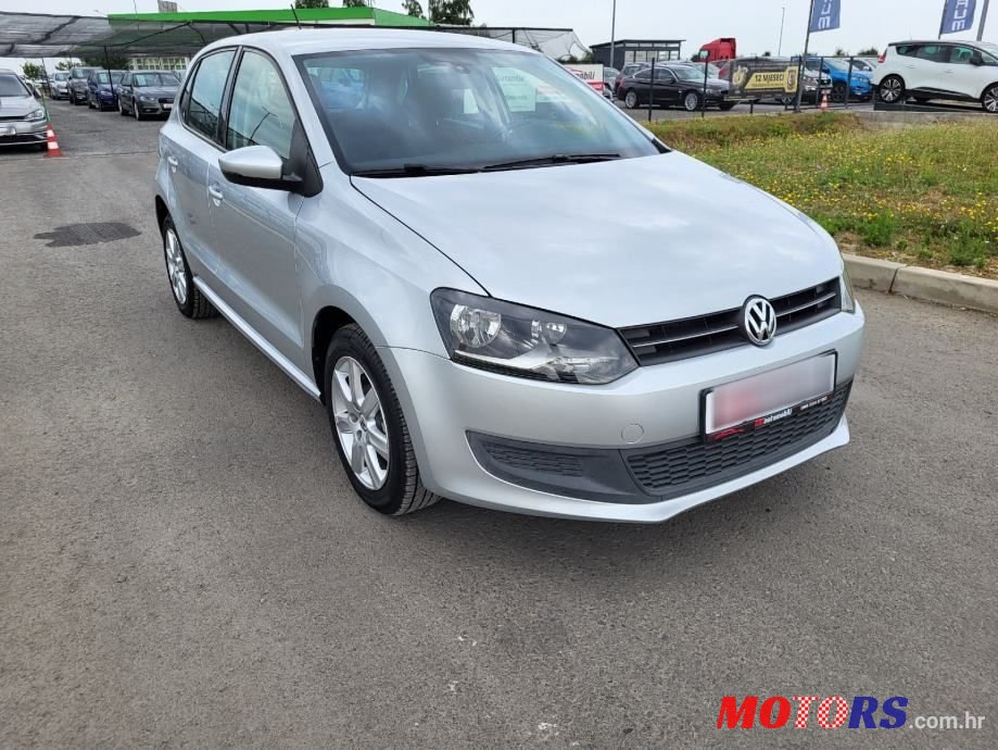2014' Volkswagen Polo photo #3