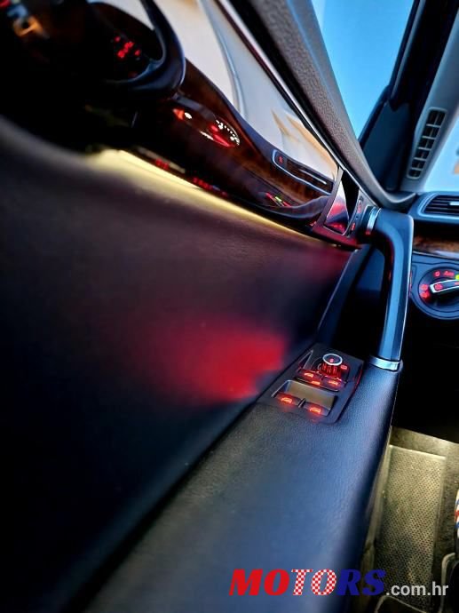 2012' Volkswagen Passat Variant photo #3