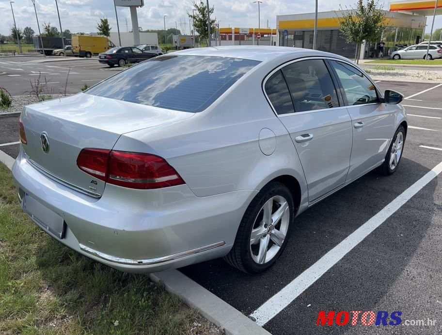2013' Volkswagen Passat photo #3