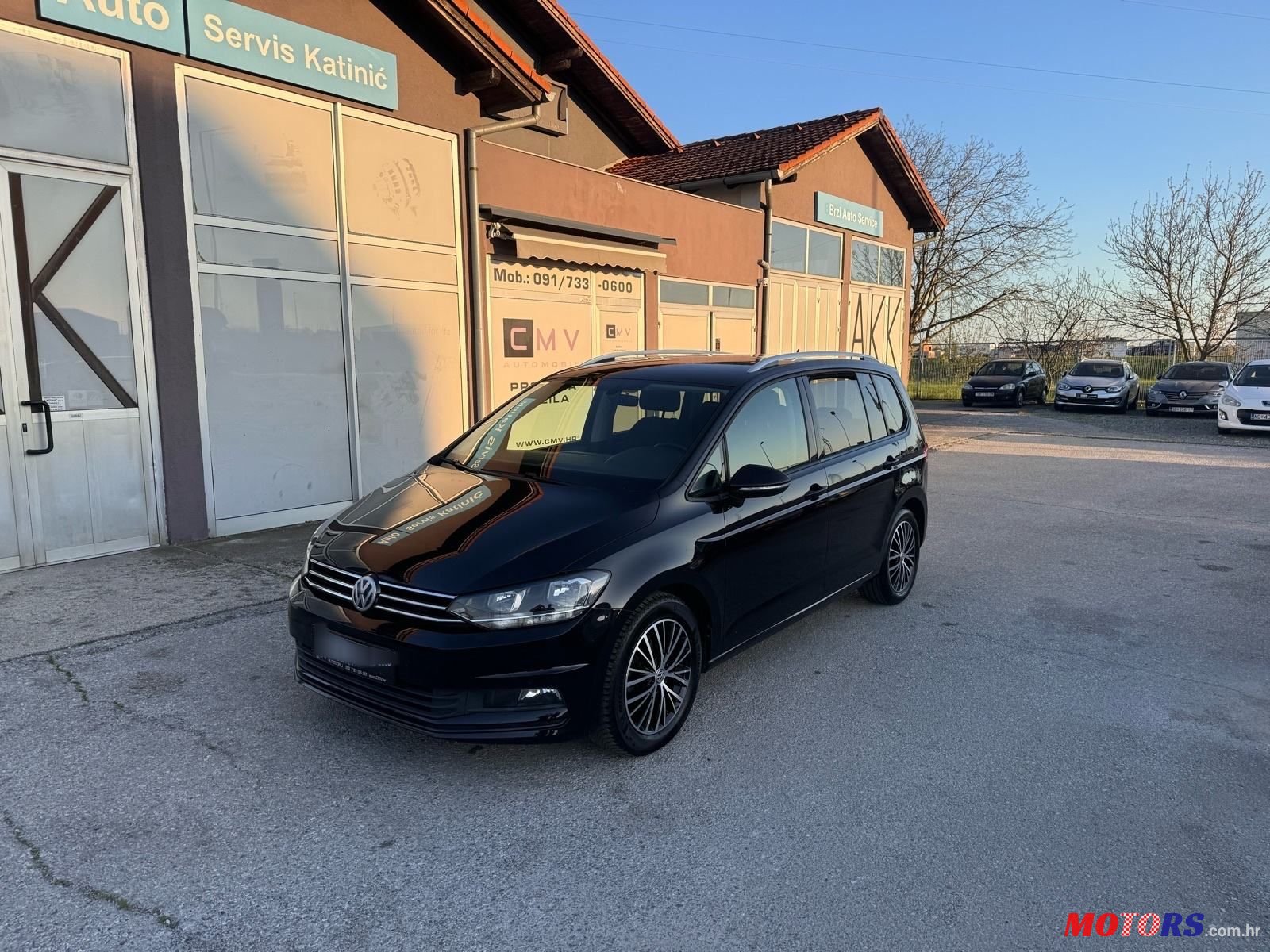 2017' Volkswagen Touran 2.0 Tdi Dsg photo #3