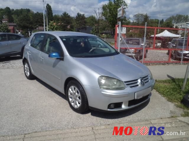 2003' Volkswagen Golf V 1,6 I photo #1