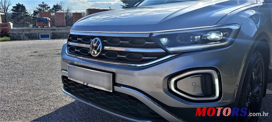 2022' Volkswagen T-Roc 2,0 photo #5