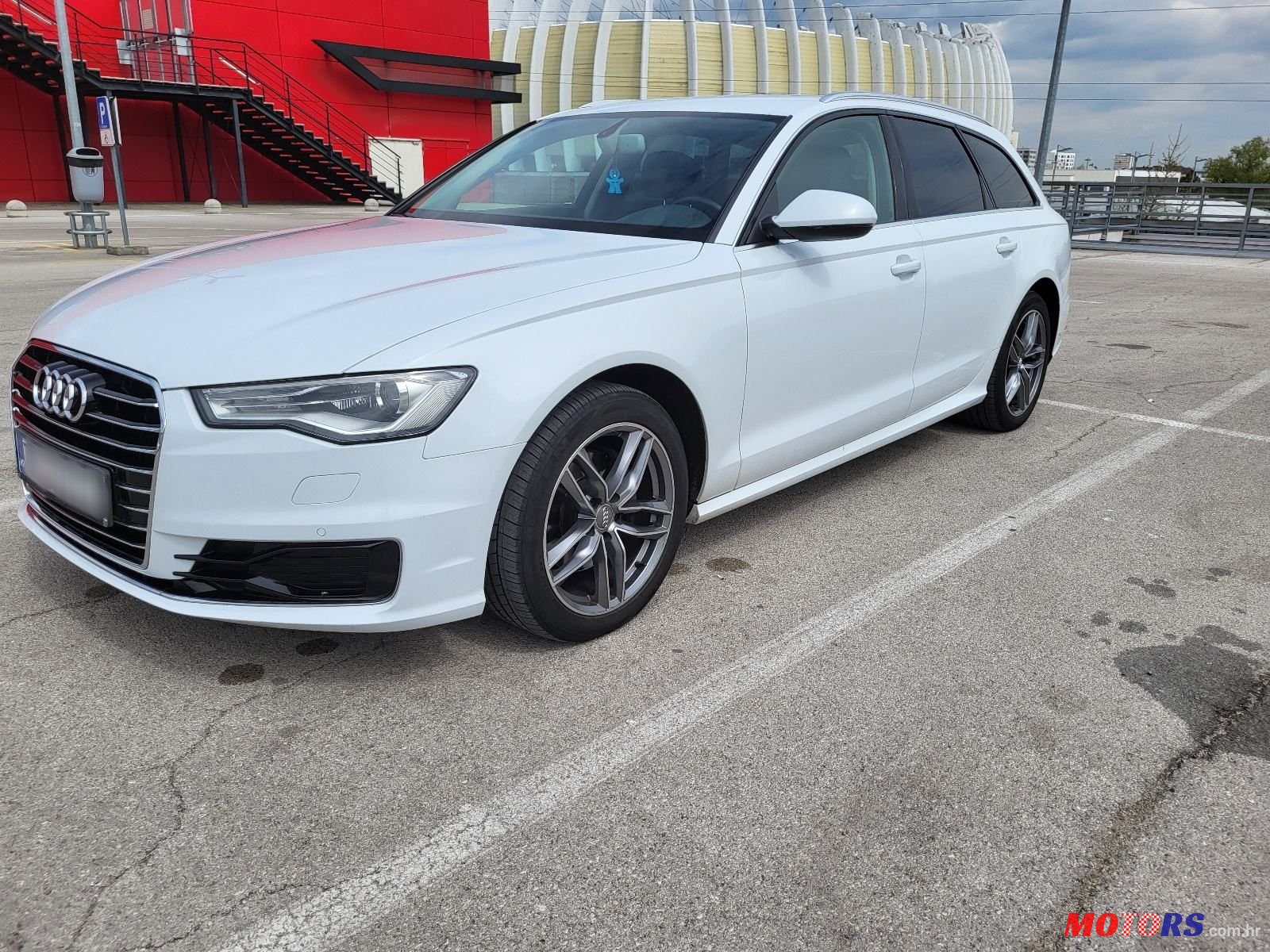 2016' Audi A6 Avant photo #3