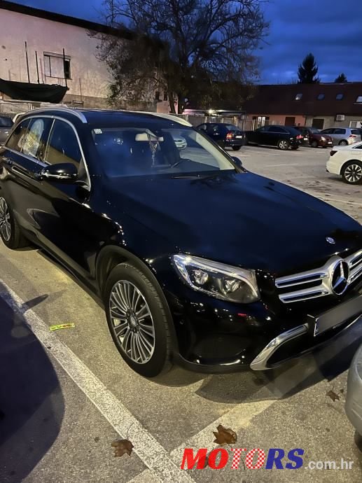 2016' Mercedes-Benz GLC 220 D photo #4