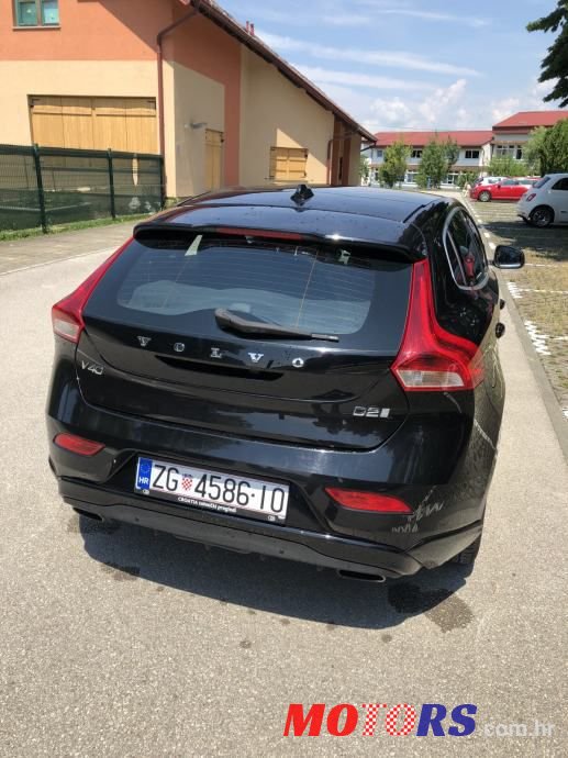 2017' Volvo V40 D2 photo #4