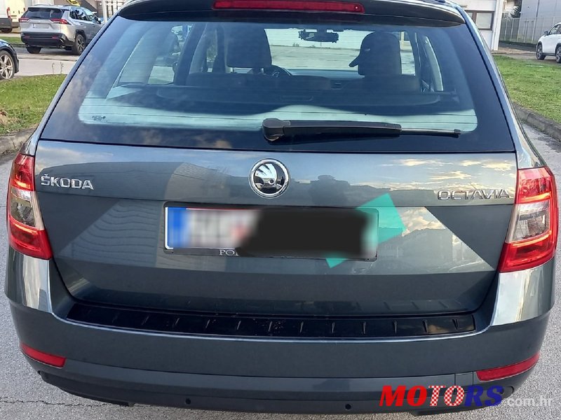 2020' Skoda Octavia Combi photo #5