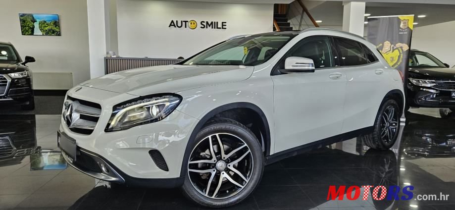 2016' Mercedes-Benz GLA 200 D photo #1