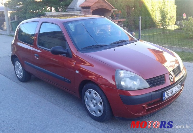 2004' Renault Clio photo #1