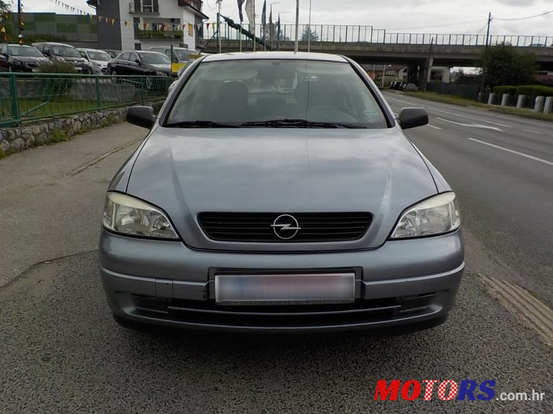 2008' Opel Astra photo #5