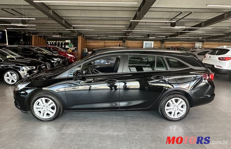 2017' Opel Astra Karavan photo #3