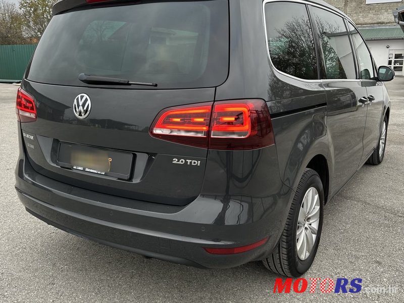 2016' Volkswagen Sharan photo #6