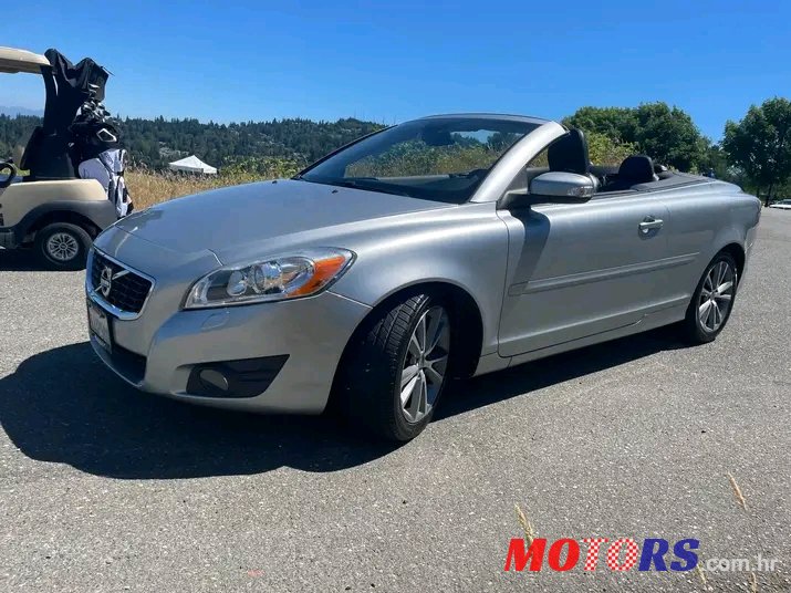 2011' Volvo V70 Convertible photo #1