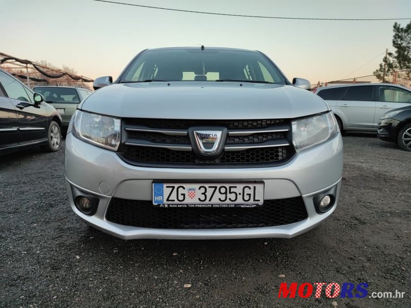2014' Dacia Sandero photo #4