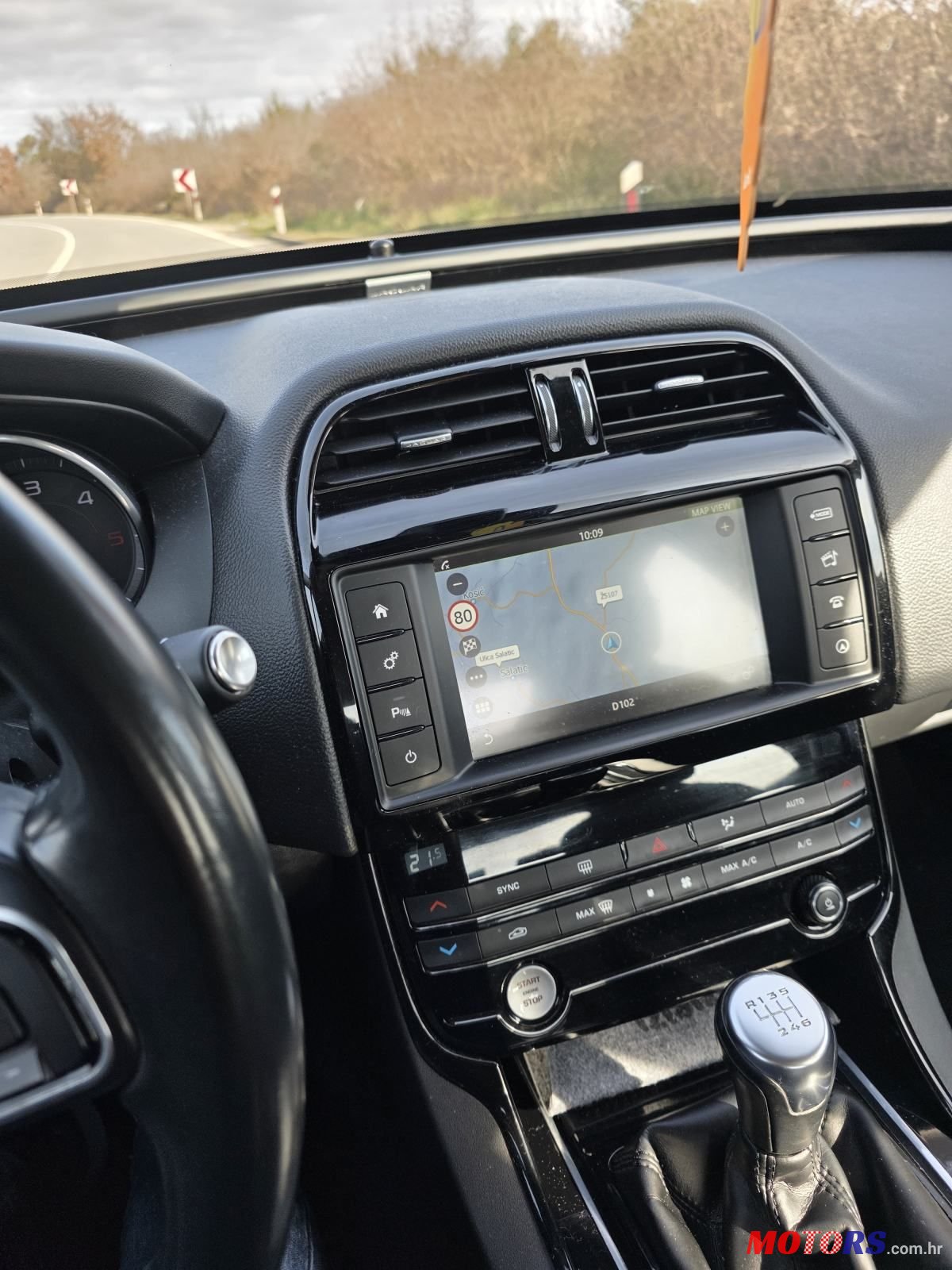 2017' Jaguar XE 2.0 D photo #4