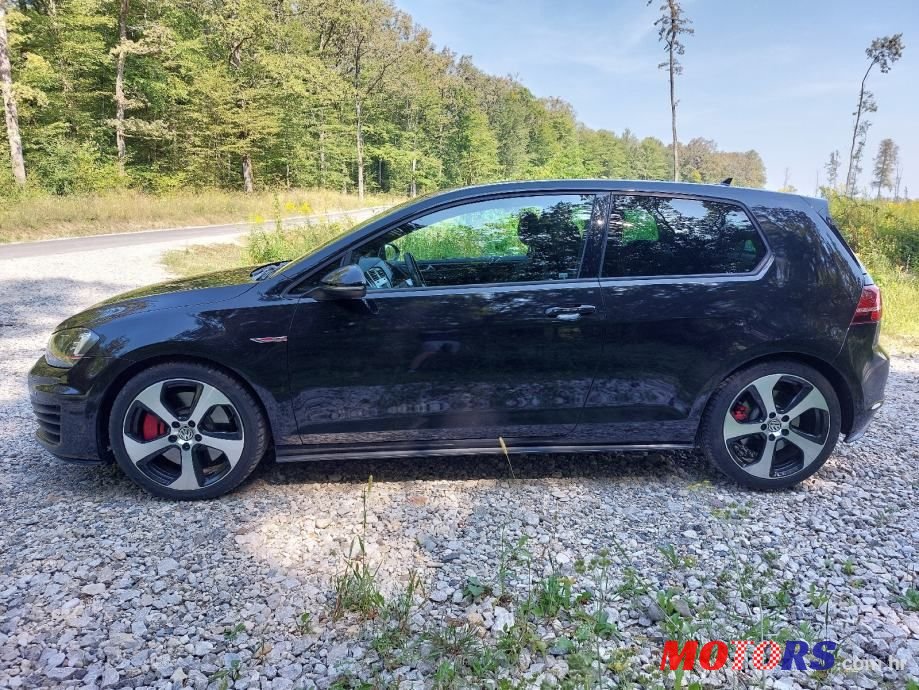 2013' Volkswagen Golf 7 2,0 Bmt photo #5