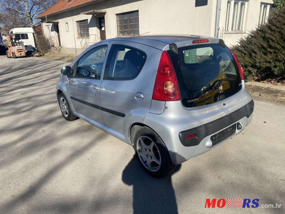 2011' Peugeot 107 1,0 photo #3