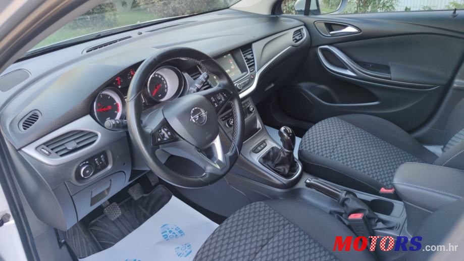 2016' Opel Astra 1.6 Cdti photo #4