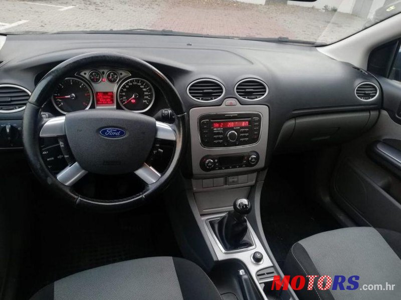 2010' Ford Focus Karavan 1,6 photo #2