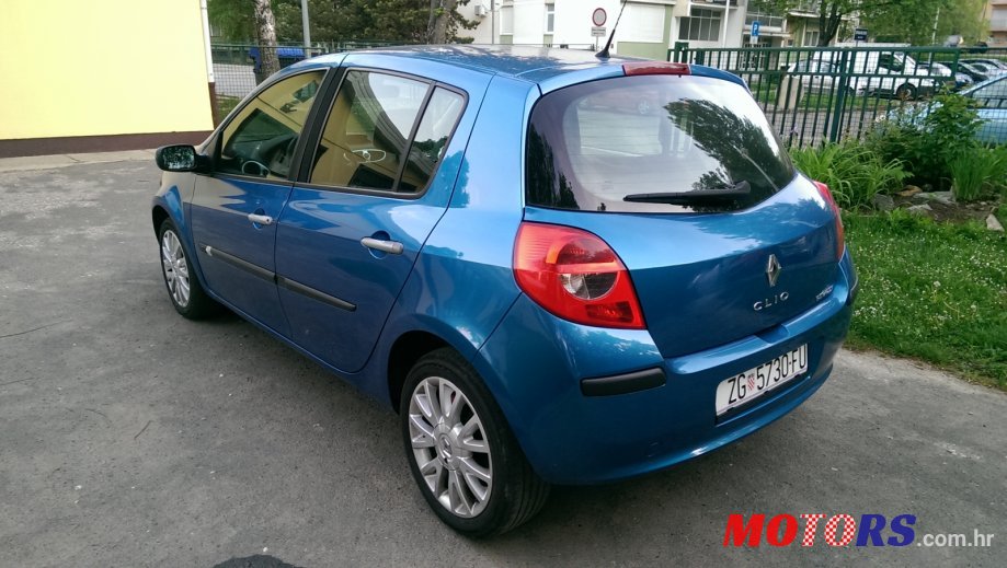 2006' Renault Clio photo #2