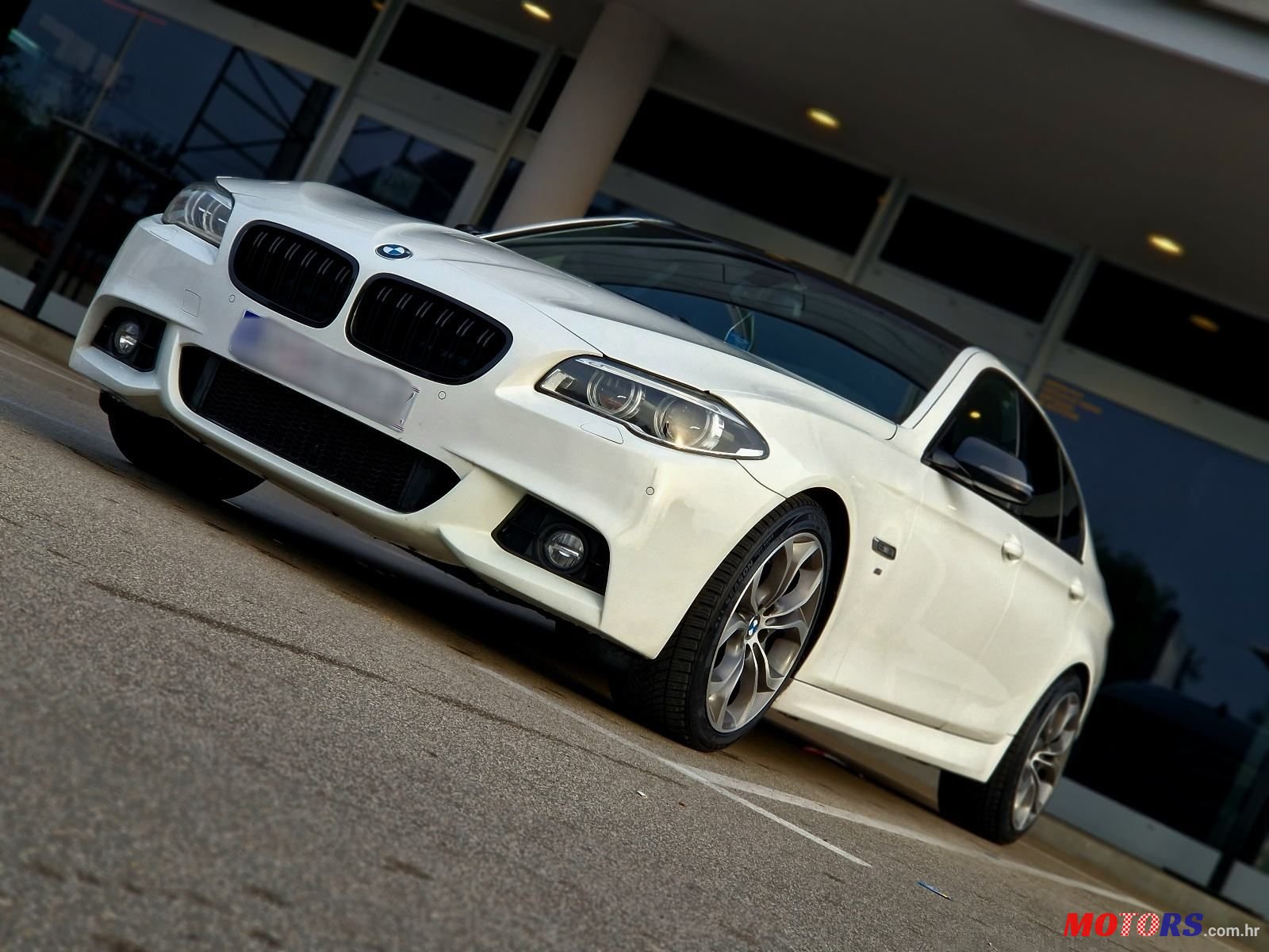 2016' BMW Serija 5 520D photo #1