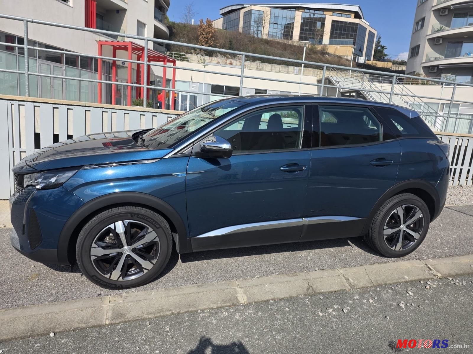 2021' Peugeot 3008 1,5 Bluehdi photo #1