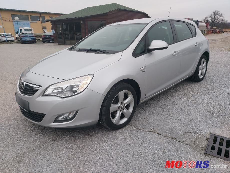 2011' Opel Astra 1,4 photo #2