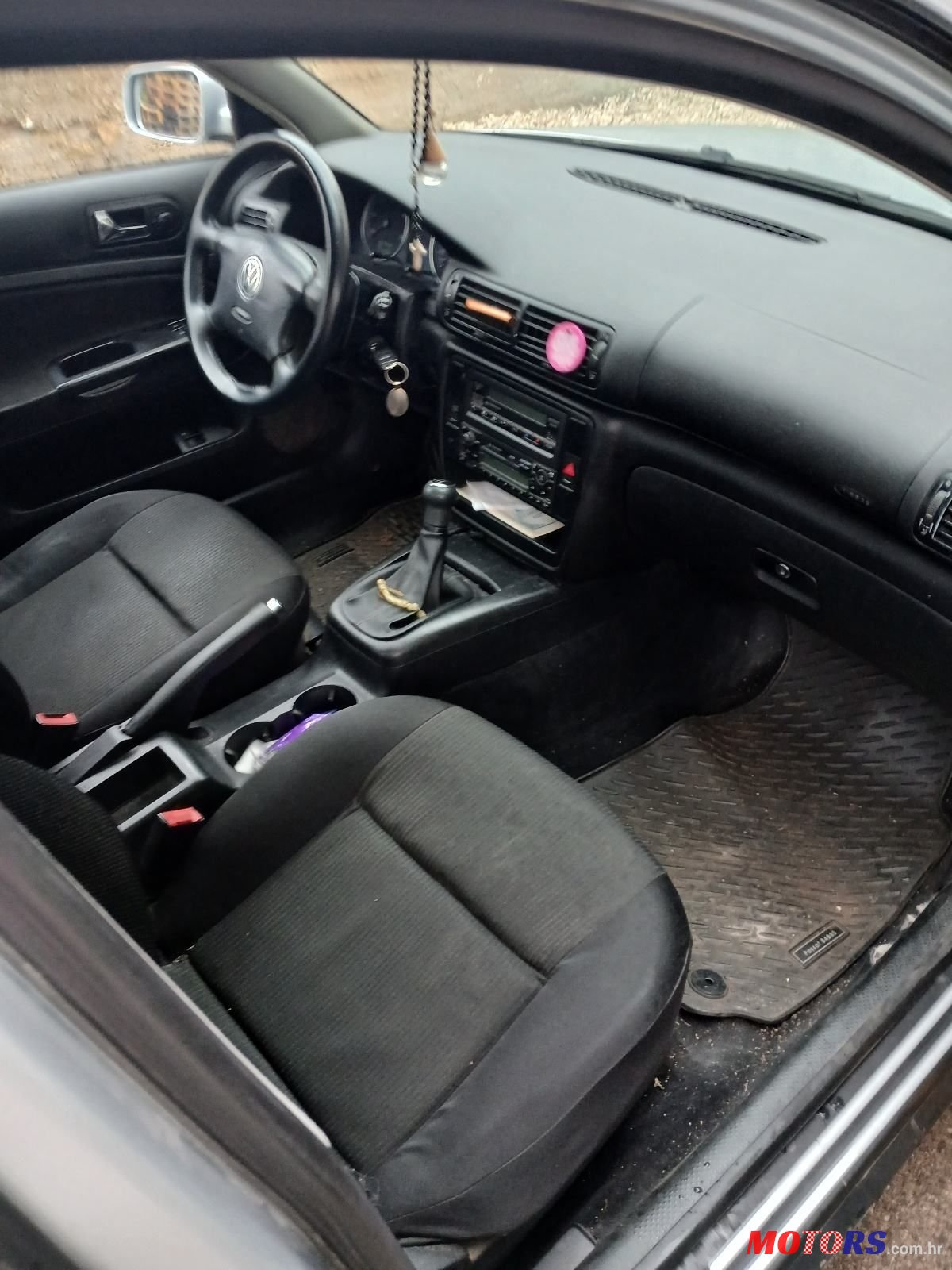 2004' Volkswagen Passat 1,9 Tdi photo #1