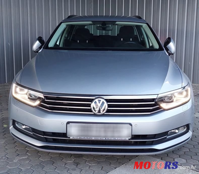 2018' Volkswagen Passat photo #2