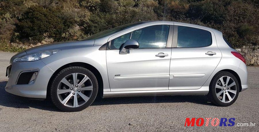 2011' Peugeot 308 1,6 16V Vti photo #1