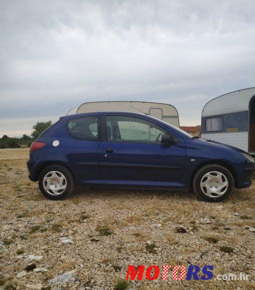 2002' Peugeot 206 206 1,4 Hdi photo #1