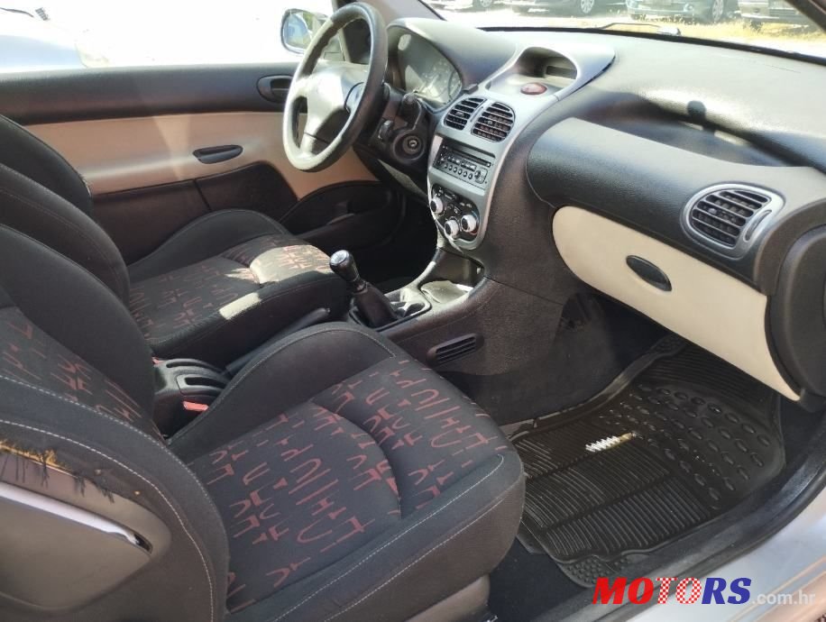 2005' Peugeot 206 206 1,1 photo #3