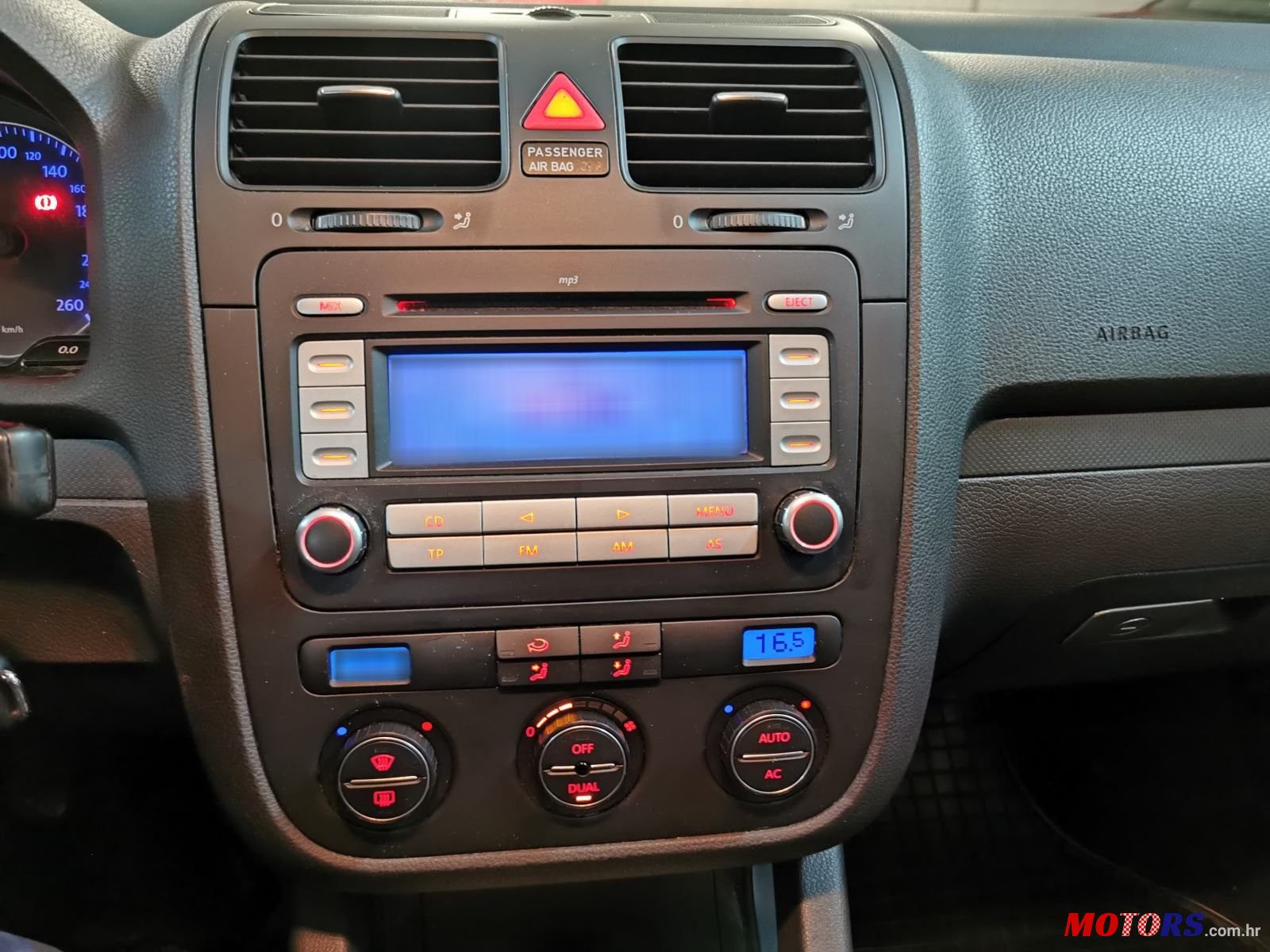 2008' Volkswagen Golf V 1,9 Tdi photo #5