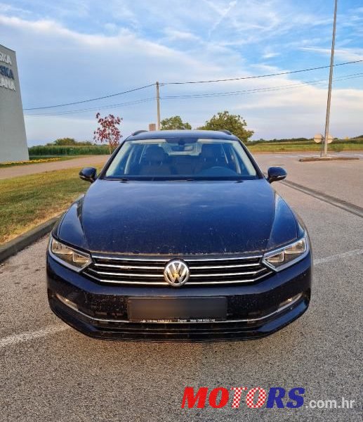 2019' Volkswagen Passat Variant photo #1