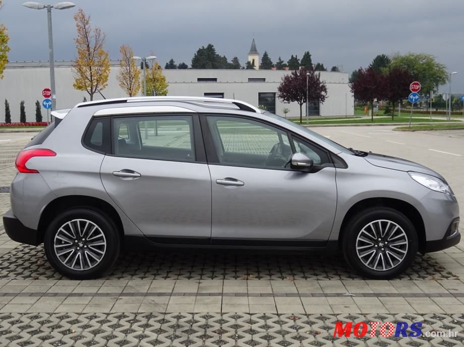 2014' Peugeot 2008 1,2 Vti photo #4